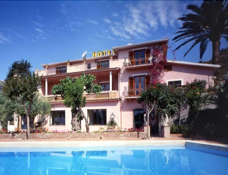 טאורמינה Hotel Villa Sirina